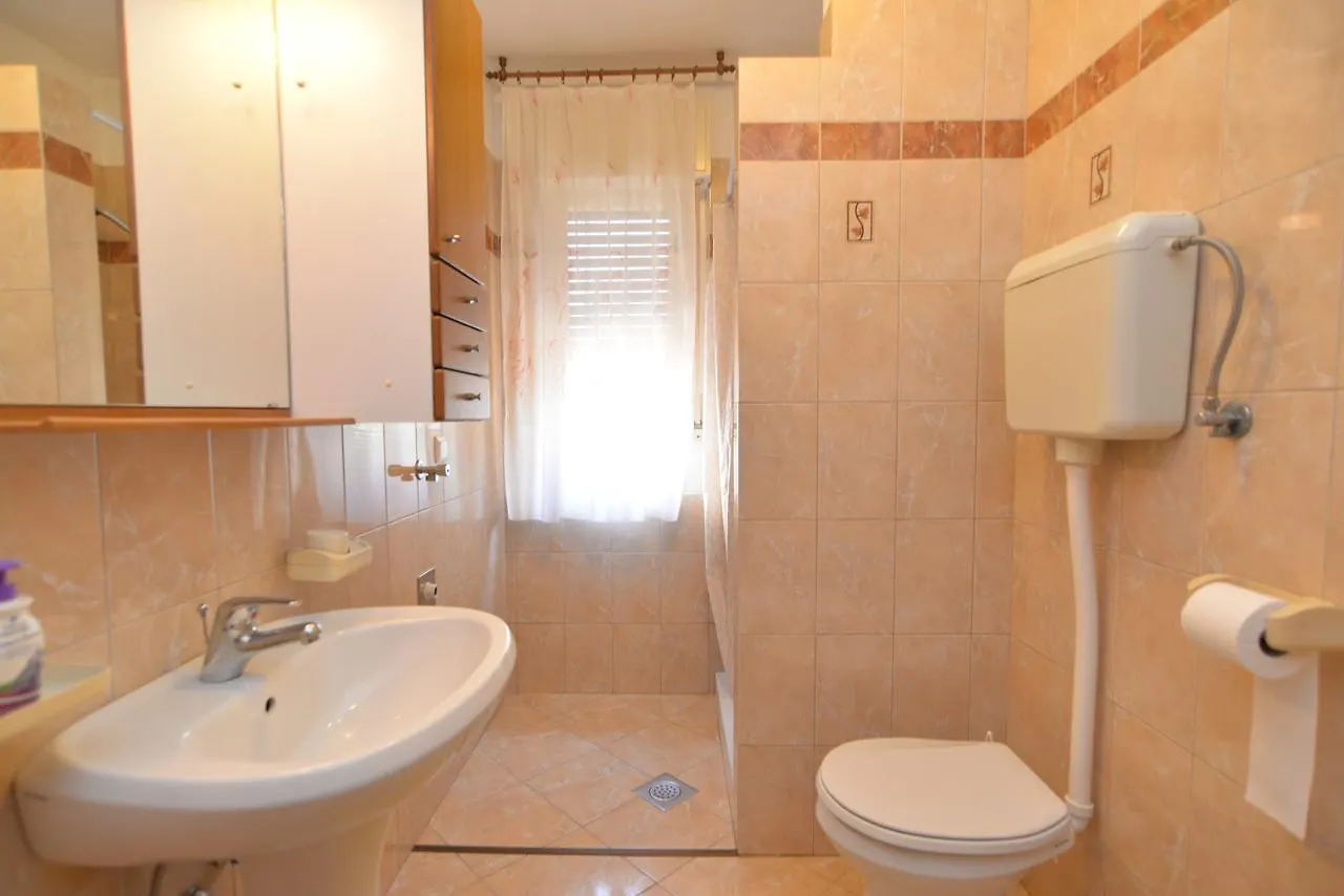 Apartment & Room Milka 1633 Pula