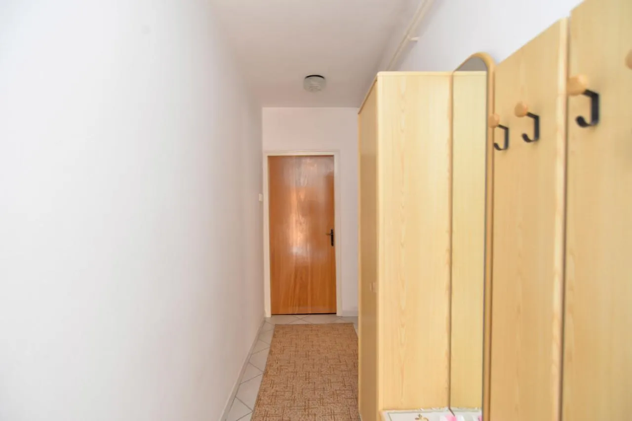 Apartment & Room Milka 1633 Pula 2*,